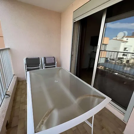 4 Pers, Balcon, Proche Plage, Quartier Avant-port, Parking Public, Animaux Bienvenus *